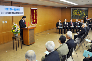 （写真）杜士根団長からの挨拶
