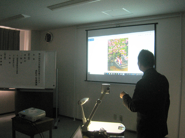 佐藤さんによる写真講座の様子の写真